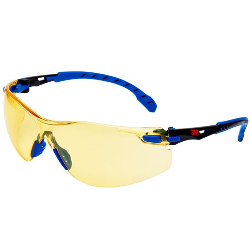 3M Solus S1103SGAF Protective Eyewear with Amber Scotchgard Anti-Fog Lens. Each